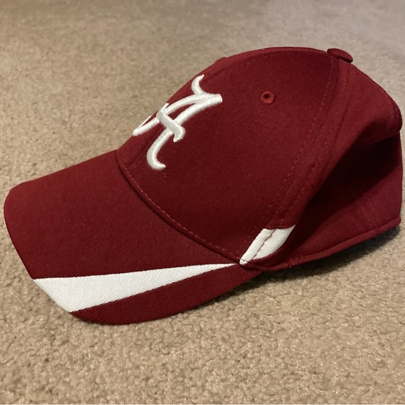 University of Alabama Crimson Tide Fitted Baseball Hat - Picture 2 of 5